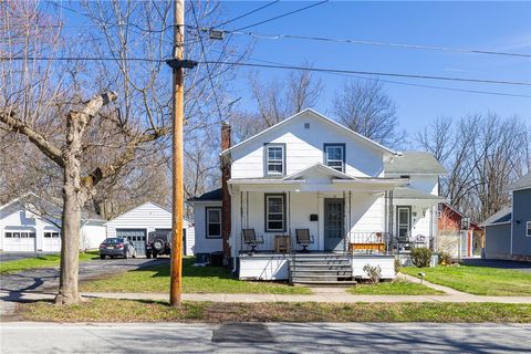 Multifamily For Sale - 31 Maplewood Avenue<br/> Monroe County, Mendon, NY 14472