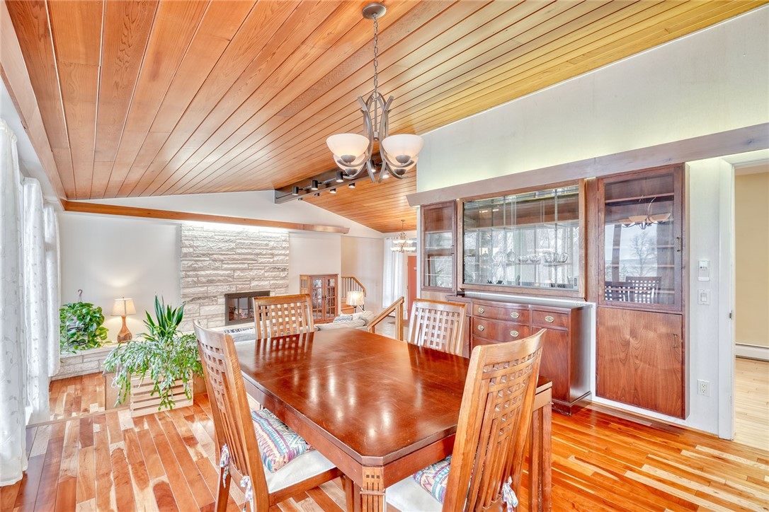 684 Lake Road, Webster, New York image 11