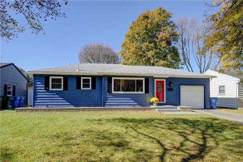 Photo of 37 Lyncrest Drive, Rochester, NY 14616 (MLS # R1721938)