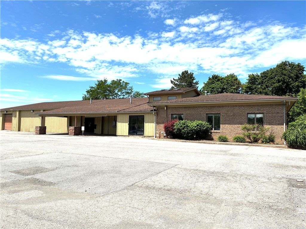 Photo of 1249-1251 Lehigh Station Road, Henrietta, NY 14467 (MLS # R1690016)