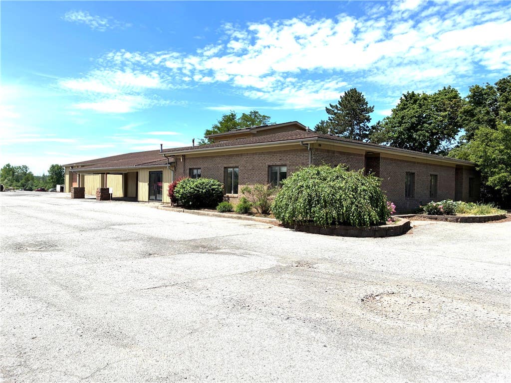 Photo of 1249-1251 Lehigh Station Road, Henrietta, NY 14467 (MLS # R1690016)