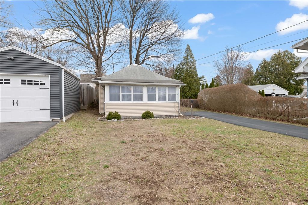 Photo of 513 W Filbert Street, East Rochester, NY 14445 (MLS # R1666526)