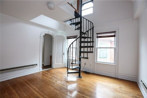 Tiny photo for 11 Portsmouth Ter #3, Rochester, NY 14607 (MLS # R1660526)