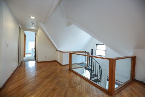 Tiny photo for 11 Portsmouth Ter #3, Rochester, NY 14607 (MLS # R1660526)