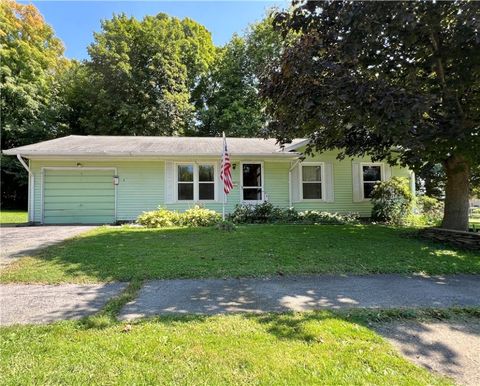 Photo of 4 Miller Street, Norwich, NY 13815 (MLS # R1563681)