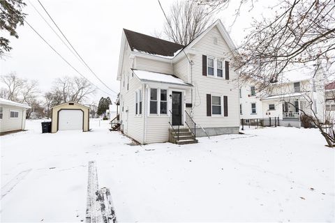 Photo of 201 W Gibson Street, Canandaigua City, NY 14424 (MLS # R1654953)