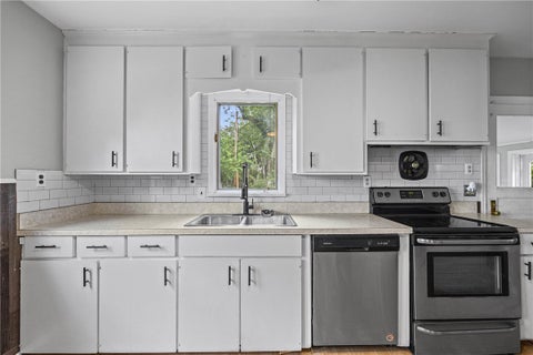Tiny photo for 260 Pardee Road, Irondequoit, NY 14609 (MLS # R1701853)