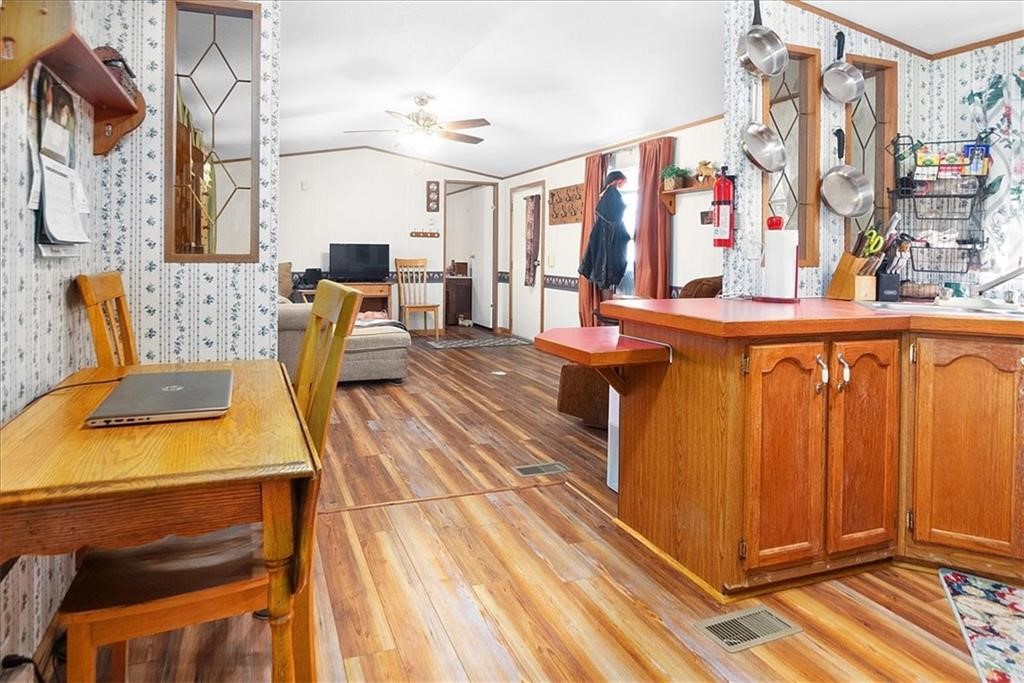 7638 Cardinal Road, Wolcott, New York image 5
