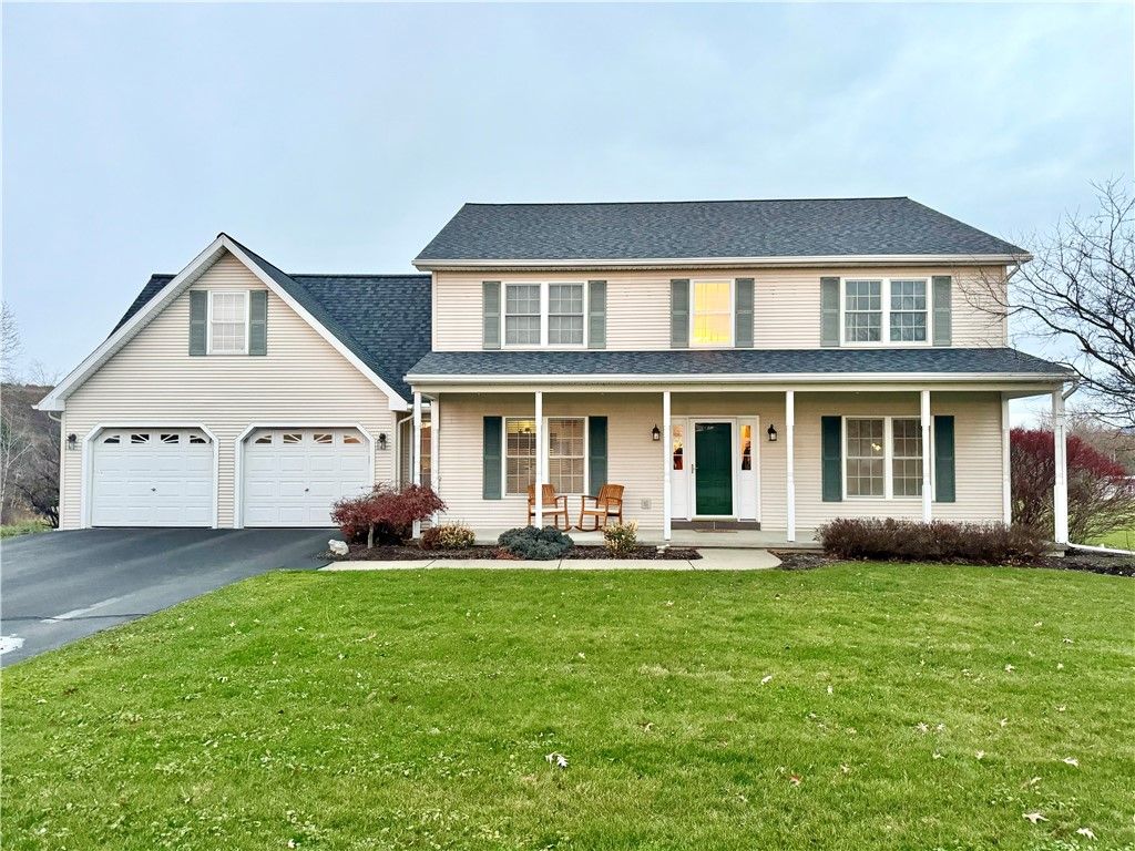 Photo of 12 Highview Circle, Horseheads, NY 14845 (MLS # R1647612)