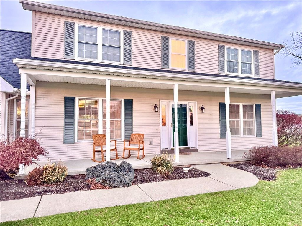 Photo of 12 Highview Circle, Horseheads, NY 14845 (MLS # R1647612)