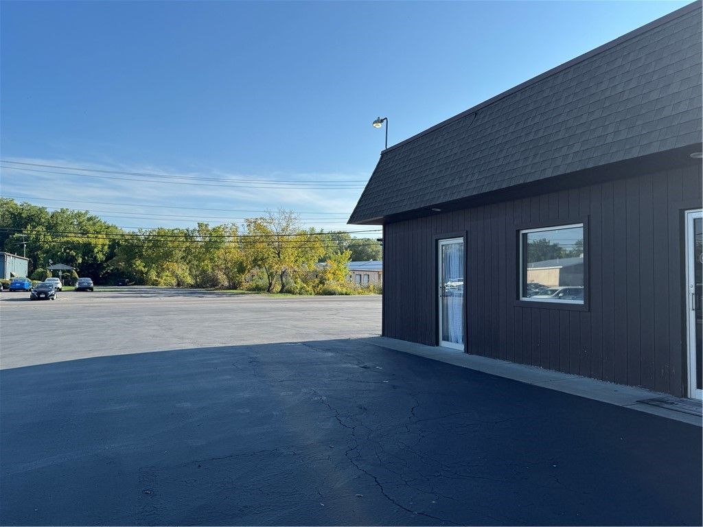 Photo of 620 W Washington Street, Geneva Town, NY 14456 (MLS # R1640619)