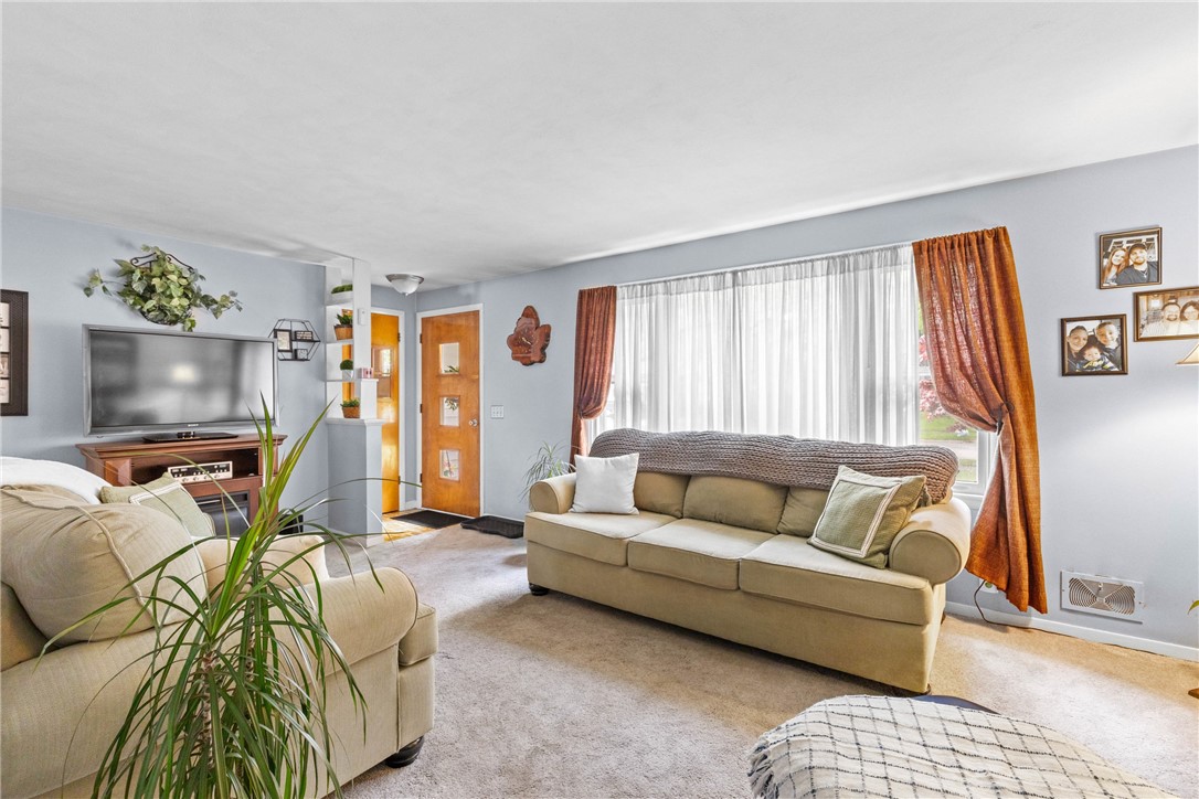 170 Impala Drive, Irondequoit, New York image 4