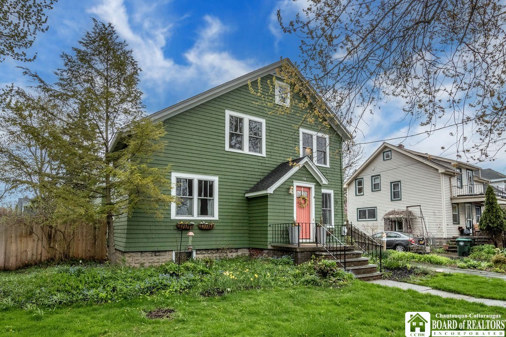 112 Los Robles Street