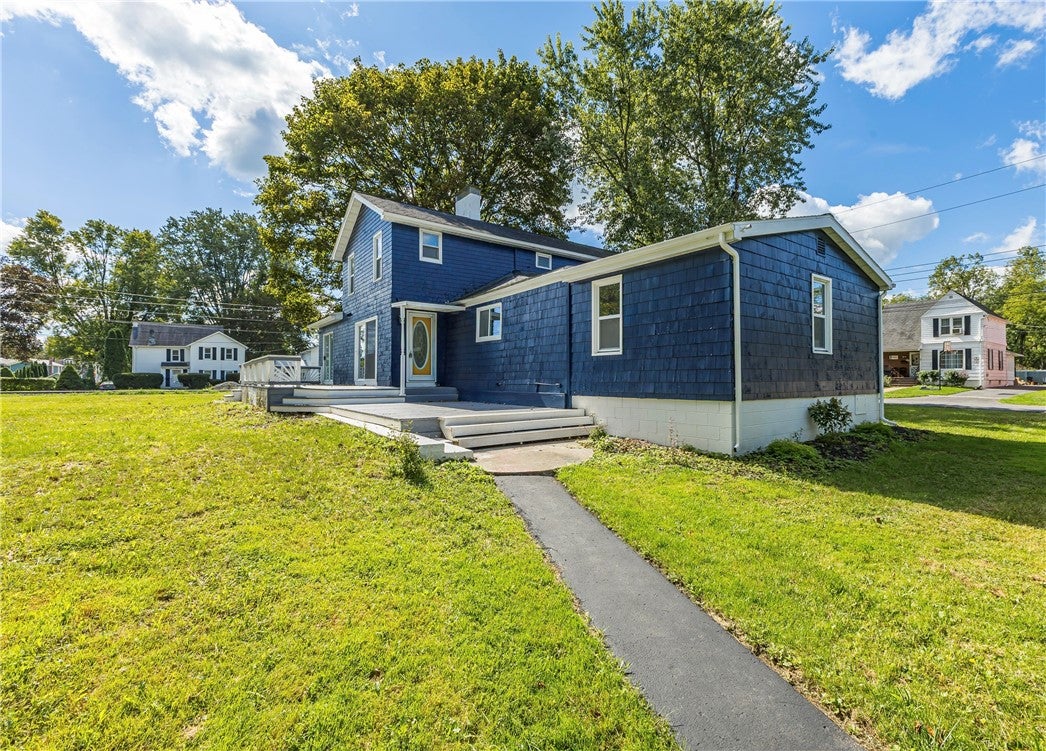 42 Walnut Street N