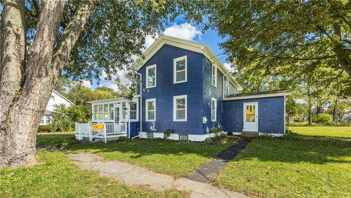 42 Walnut Street N