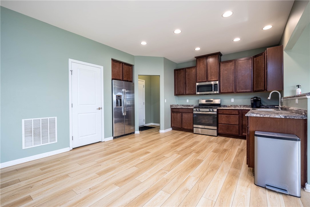 219 East Path, Henrietta, New York image 5