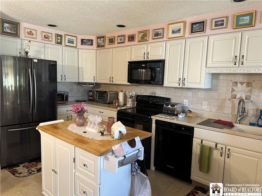 9 Foxwood, Lancaster, New York image 12
