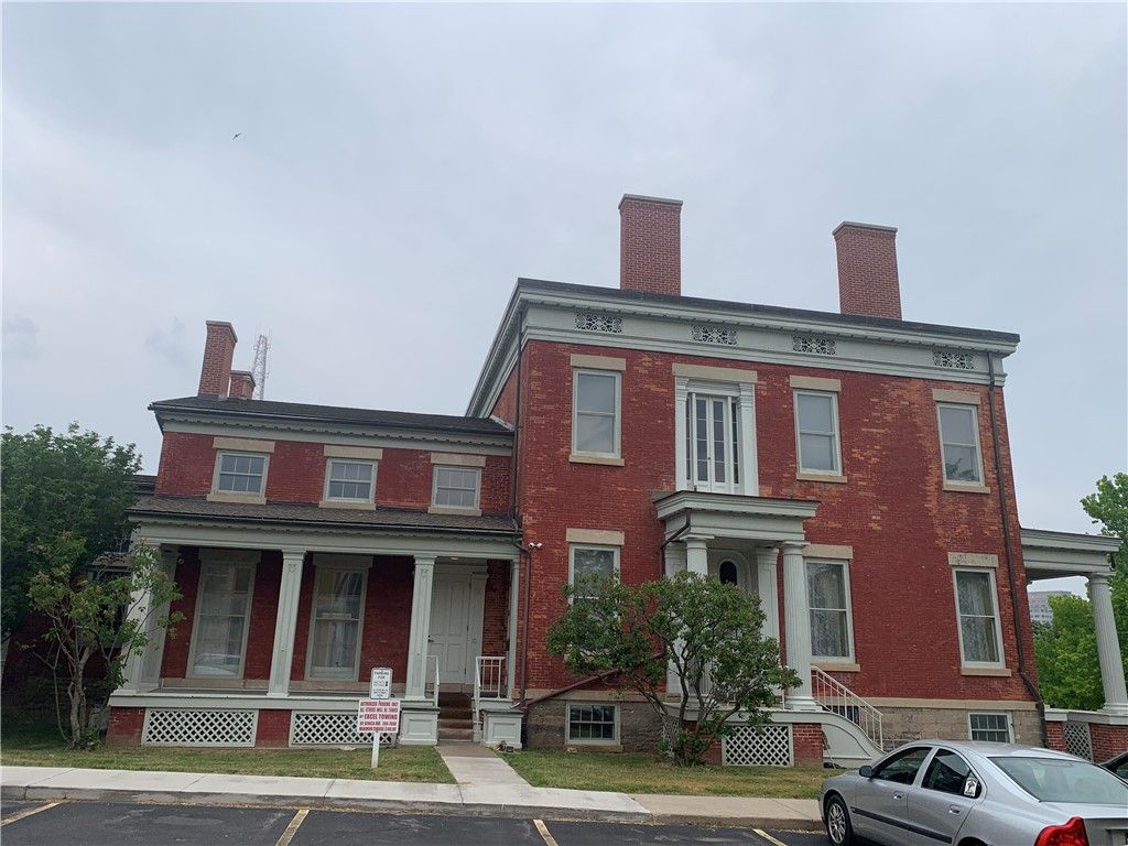 Photo of 129-133 S Fitzhugh Street, Rochester, NY 14608 (MLS # R1588237)