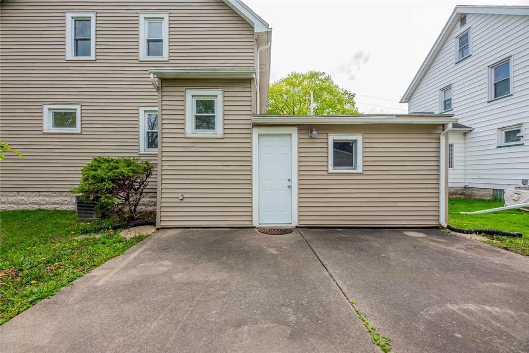 105 Walnut Park, Irondequoit, New York image 18