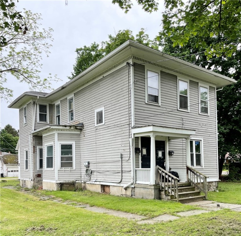 207-209-209 1/2 W Chemung Place