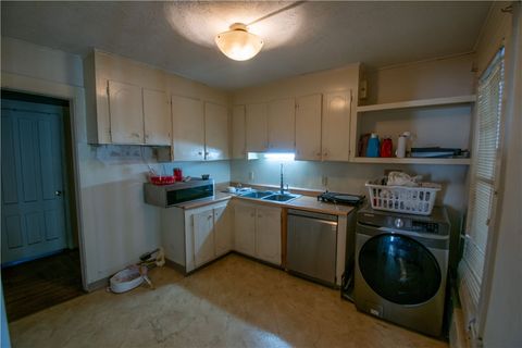 Tiny photo for 202 Fall Street, Seneca Falls, NY 13148 (MLS # R1655088)