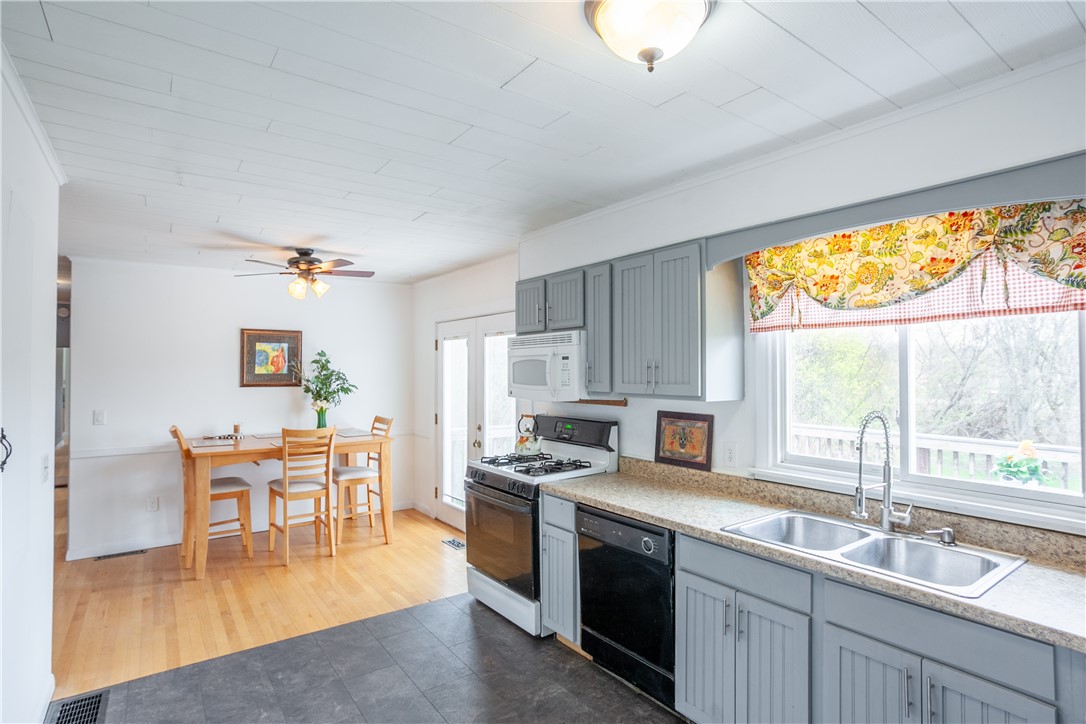 4470 Ridge Road, Williamson, New York image 10