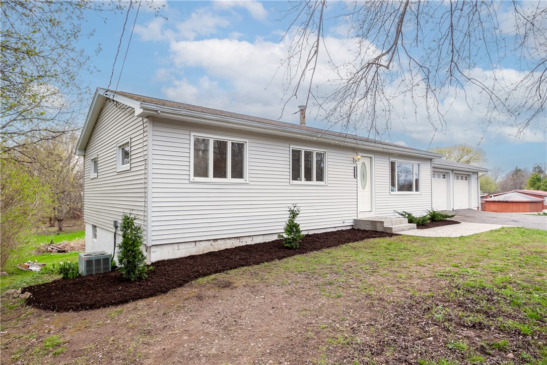 4470 Ridge Road, Williamson, New York image 1