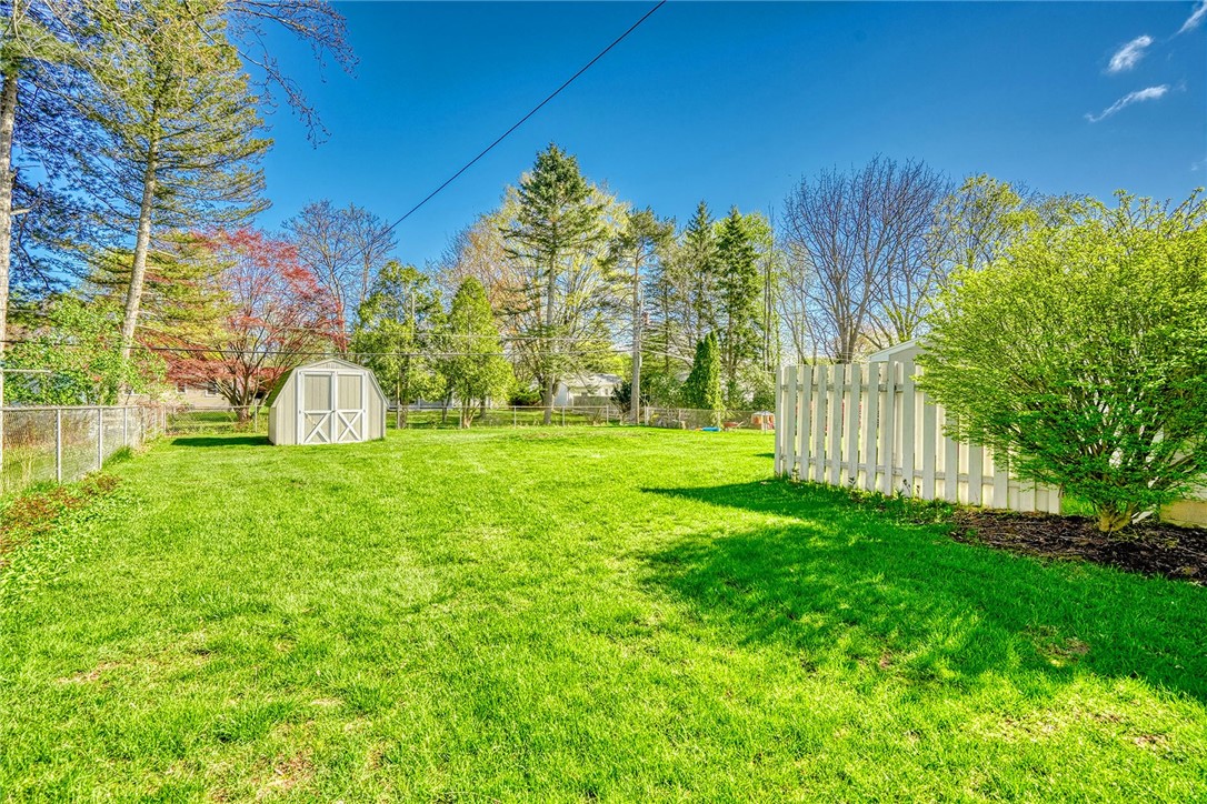 486 Pineview Dr, Webster, New York image 38