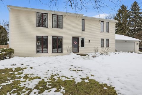 Homes For Sale - 23 Copper Woods<br/> Pittsford, NY 14534