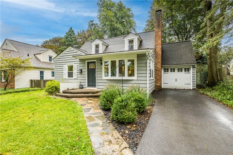 Photo of 162 Clovercrest Drive, Brighton, NY 14618 (MLS # R1714463)