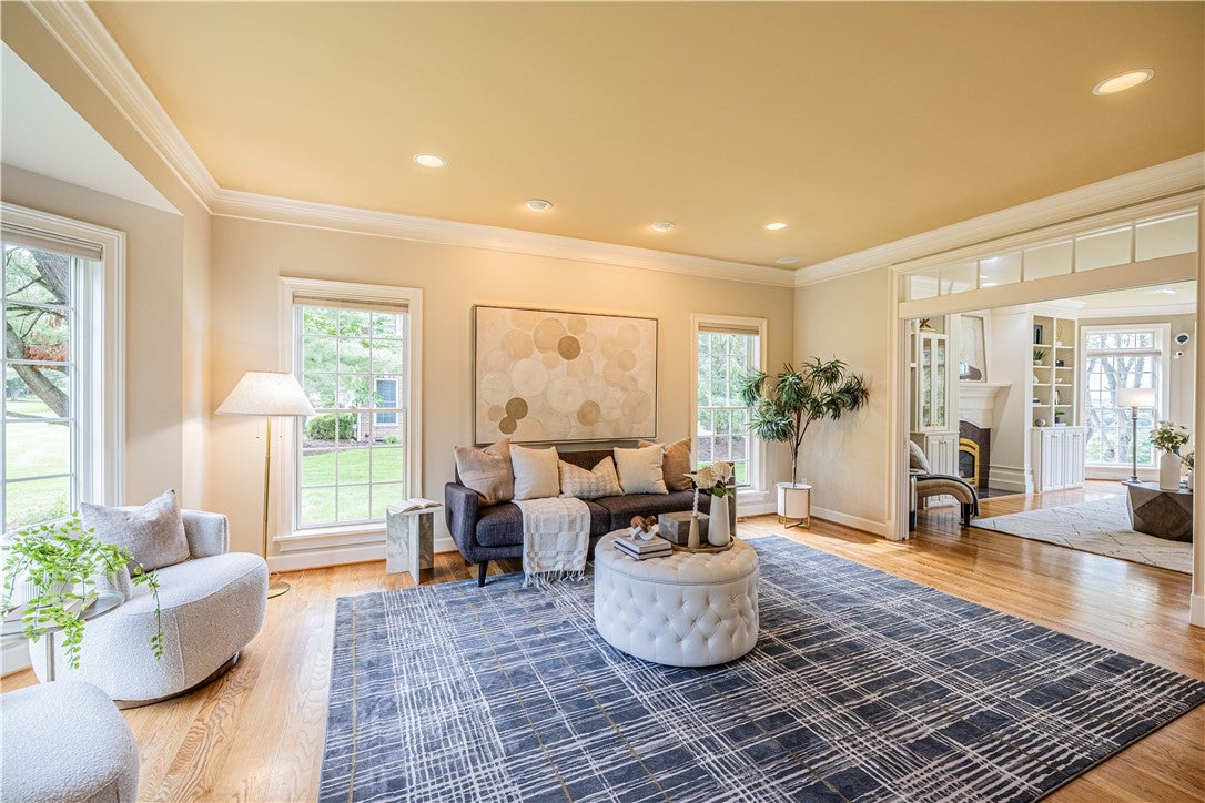 210 Royal View