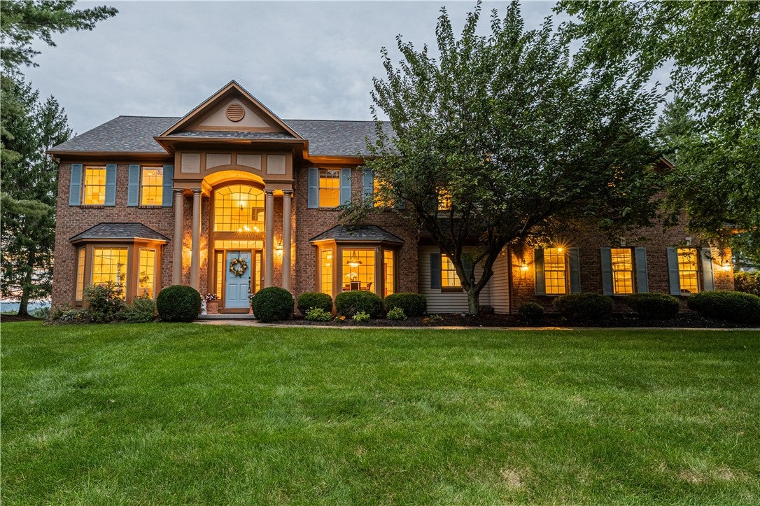210 Royal View