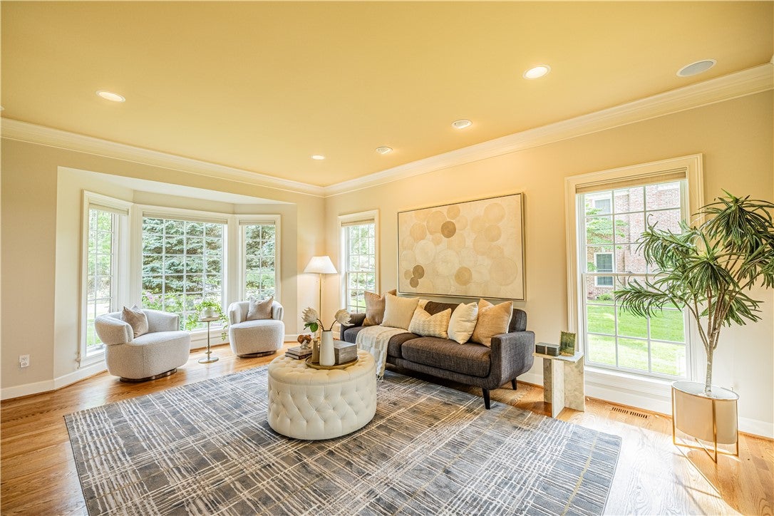 210 Royal View