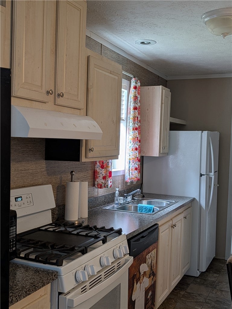 4500 Roosevelt Highway #26