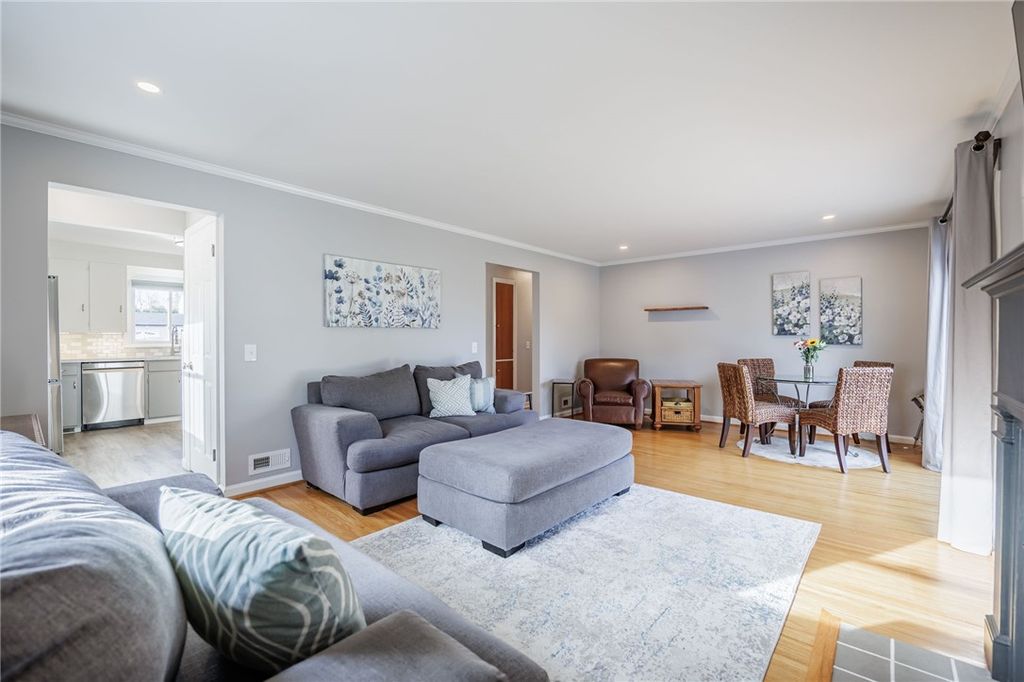 Photo of 488 Covewood Boulevard, Webster, NY 14580 (MLS # R1667095)