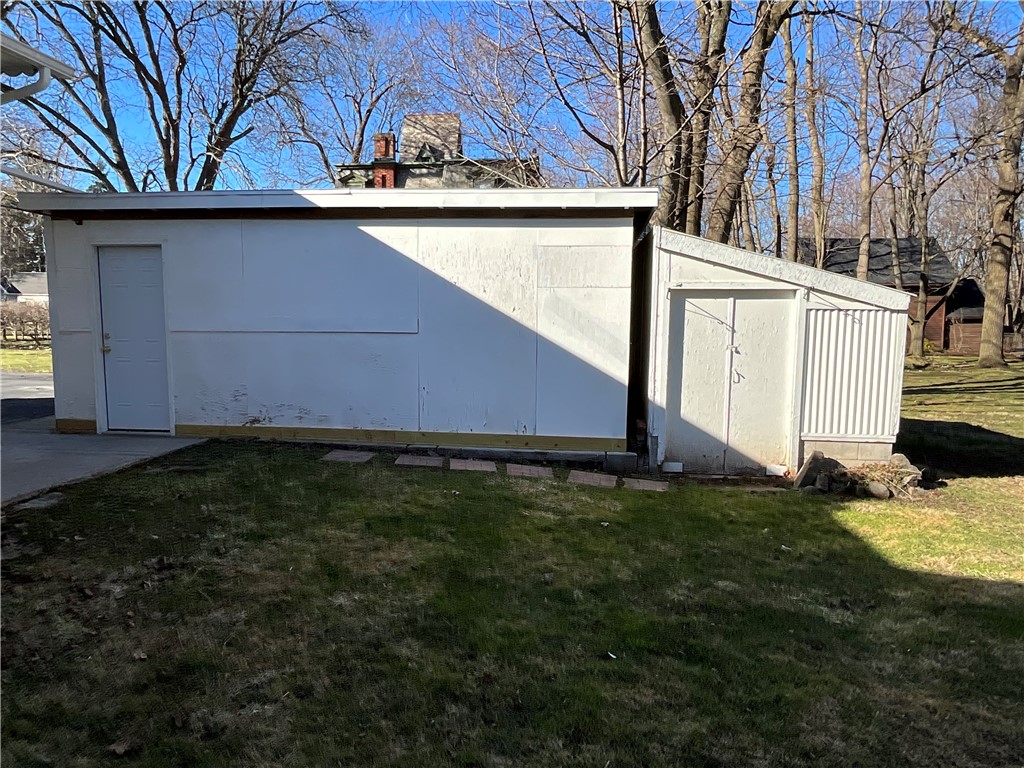 227 S Clinton Street, Albion, New York image 16