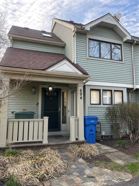 Townhouse For Rent - 694 Broadway<br/> Monroe County, Rochester, NY 14607