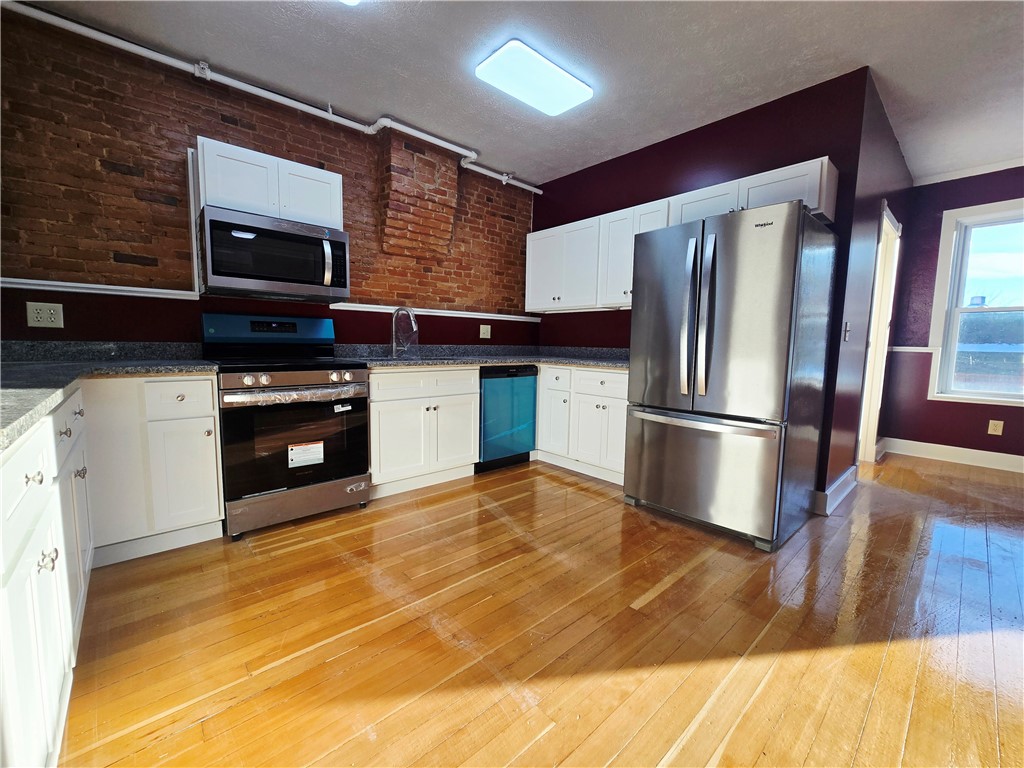 27 e main street 204