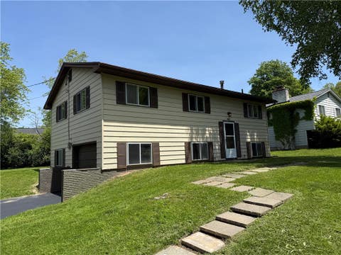 Homes For Sale - 142 Prentiss Way<br/> Monroe County, Henrietta, NY 14467
