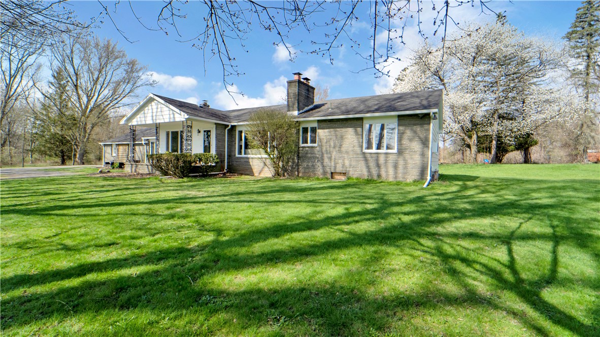 1983 Gloria Drive, Penfield, New York image 1