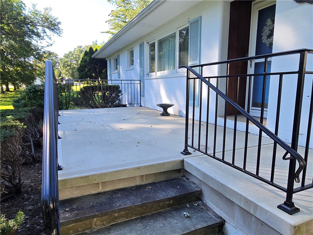 9 E East Genesee Street E