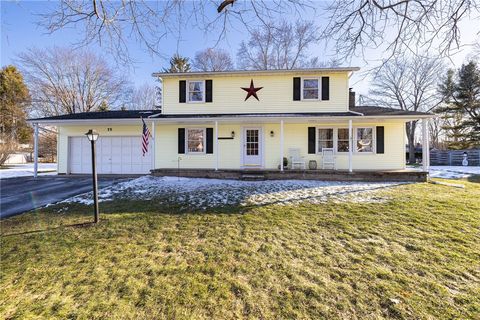 Photo of 75 Brentwood Lane, Perinton, NY 14450 (MLS # R1664565)