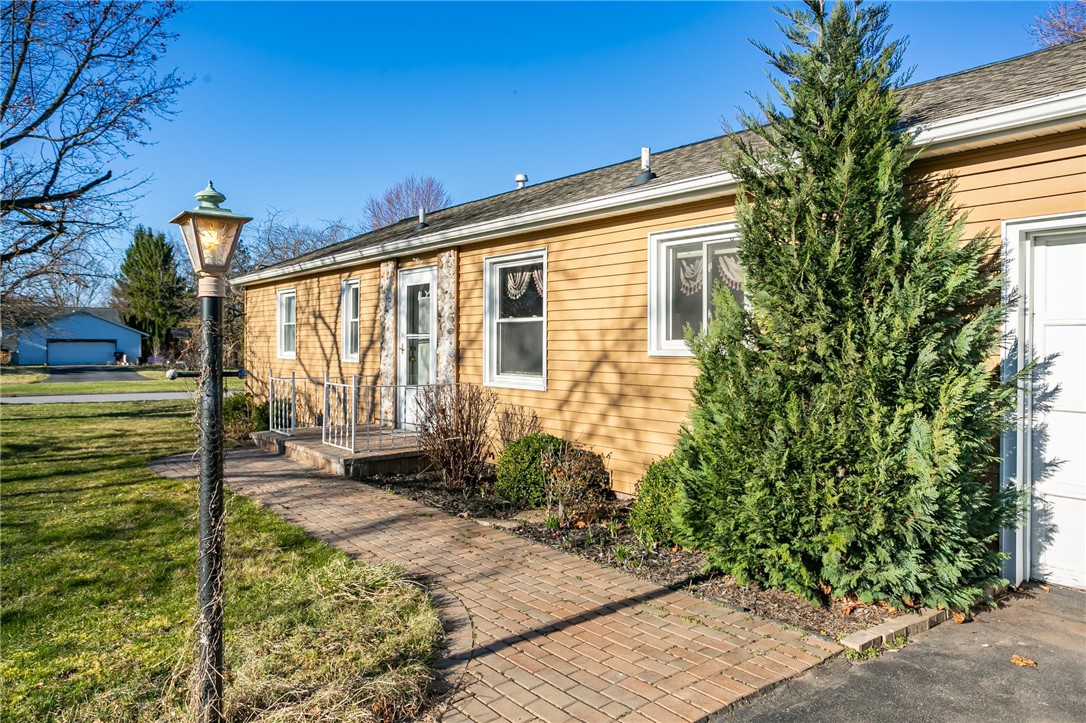 42 Campfire Road, Henrietta, New York image 3