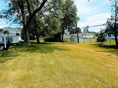 Tiny photo for 26 Hillary Dr DR, Chili, NY 14624 (MLS # R1684971)