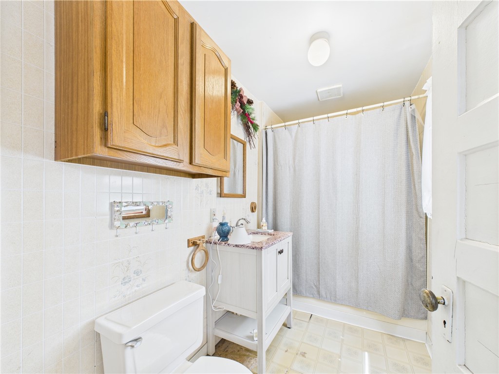 138 Curtis Place, Auburn, New York image 22