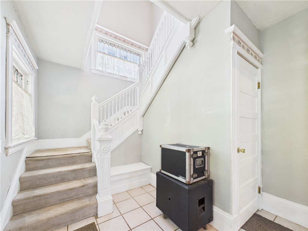 138 Curtis Place, Auburn, New York image 3