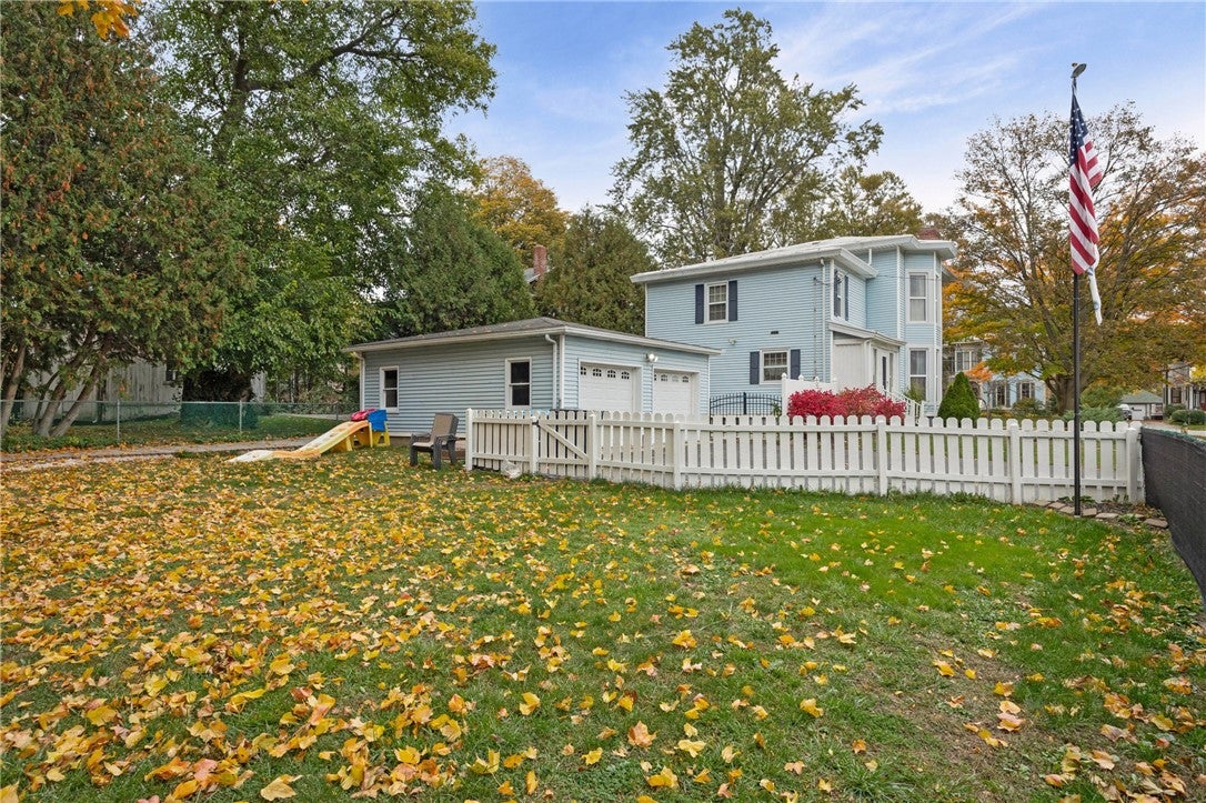 29 Ellicott Avenue