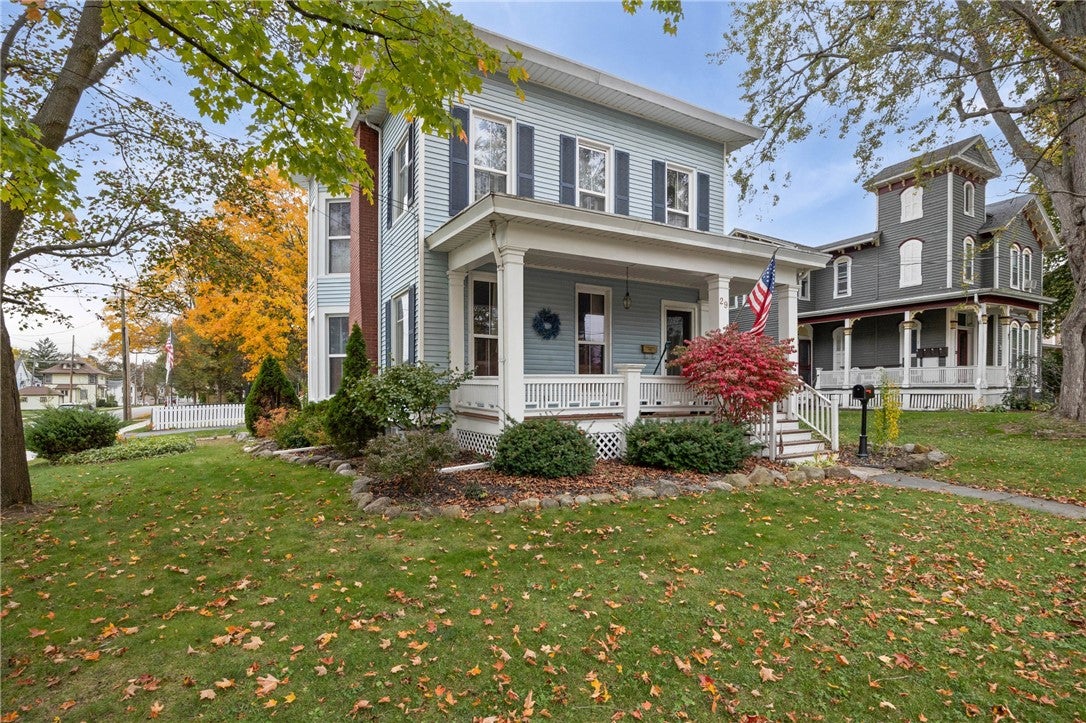 29 Ellicott Avenue
