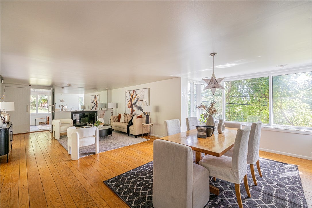 82 Lasalle Parkway