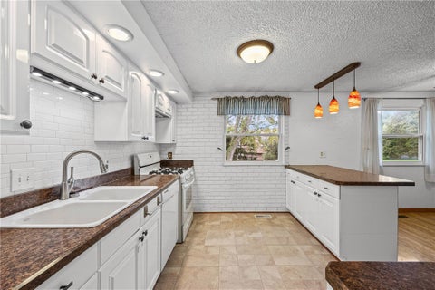 Tiny photo for 5787 Bonnie Brae Circle, Farmington, NY 14425 (MLS # R1723598)